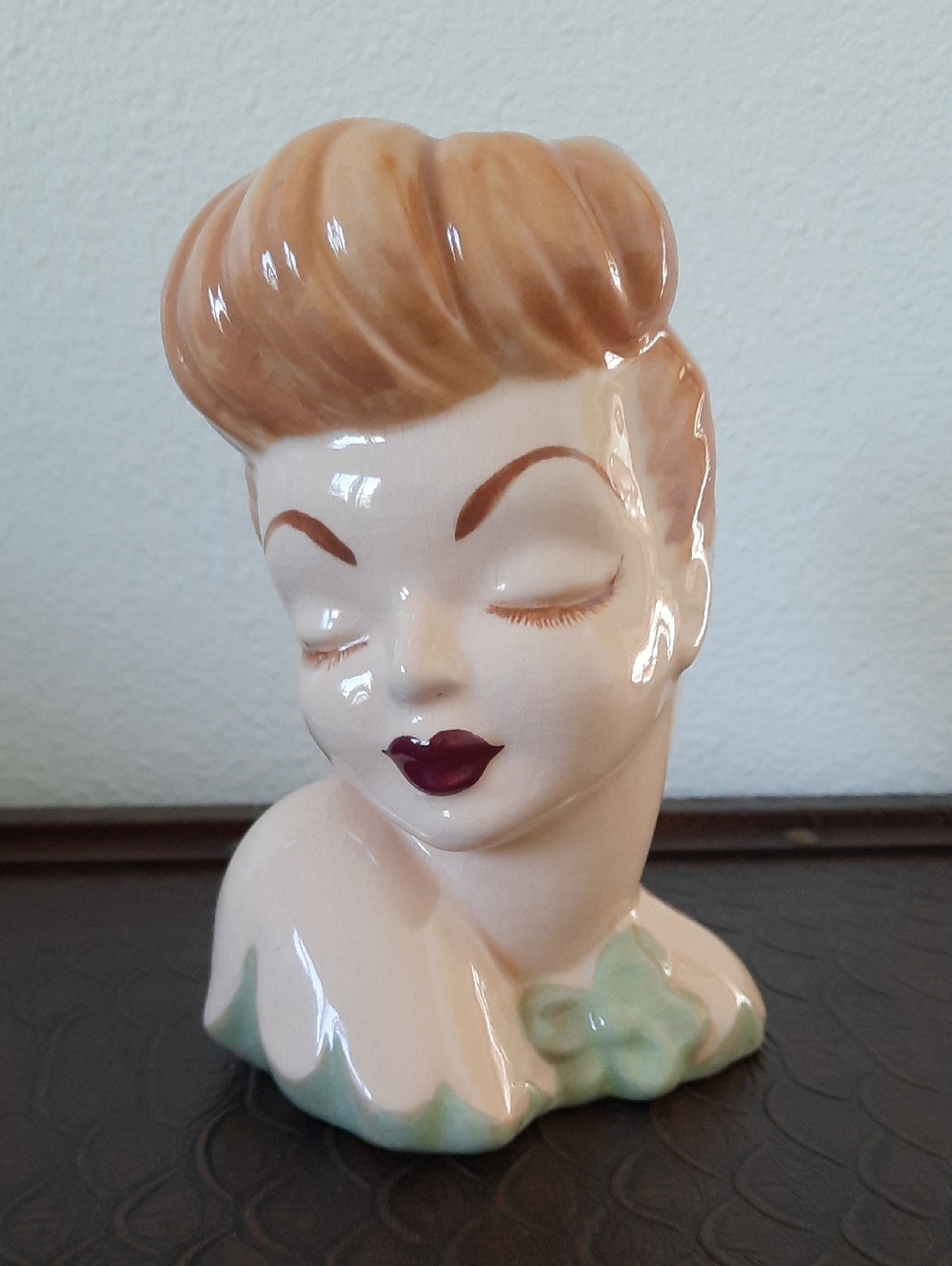 Ceramic Lady Head Vase in Cream and Tan